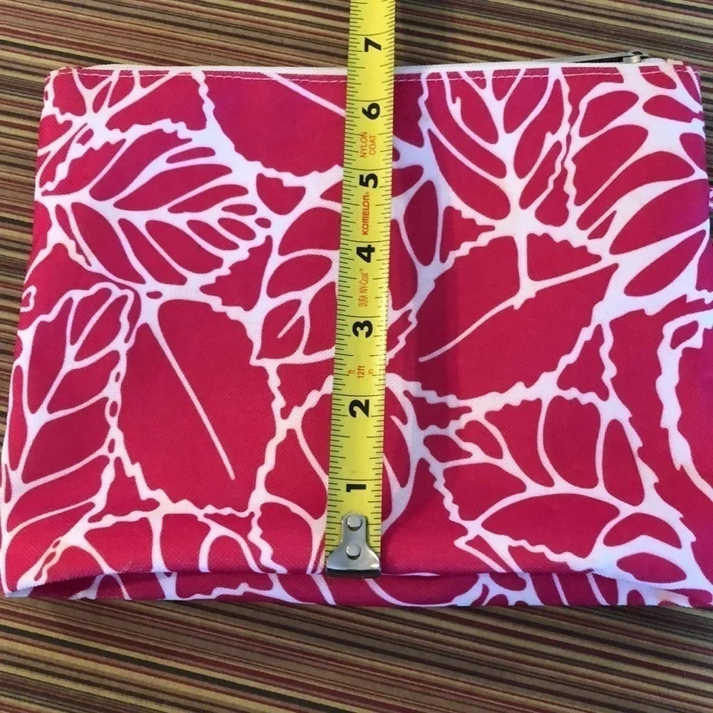 Clinique Big/Little Makeup Pouch Set